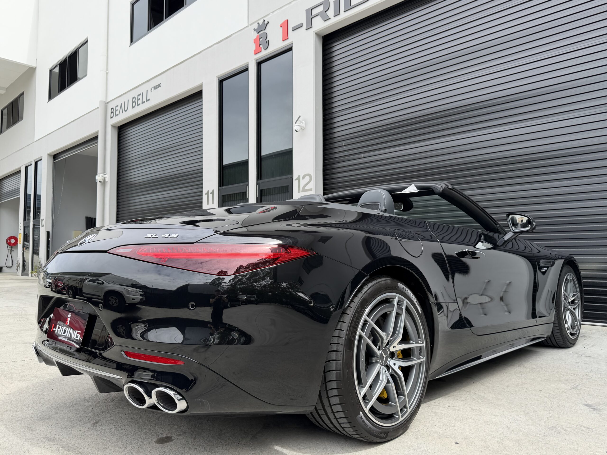 2022 Mercedes AMG SL43 photo