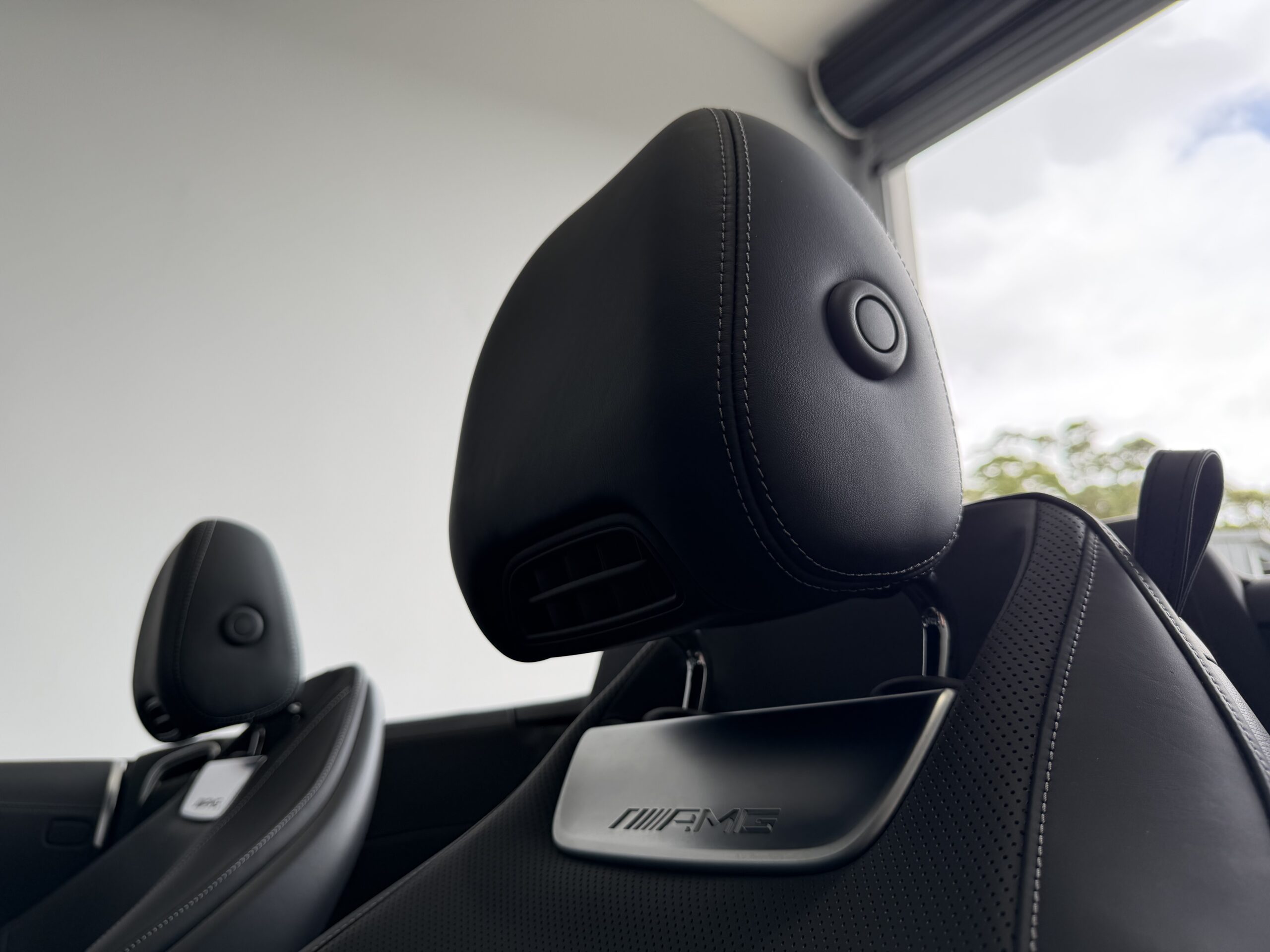 2022 Mercedes AMG SL43 photo