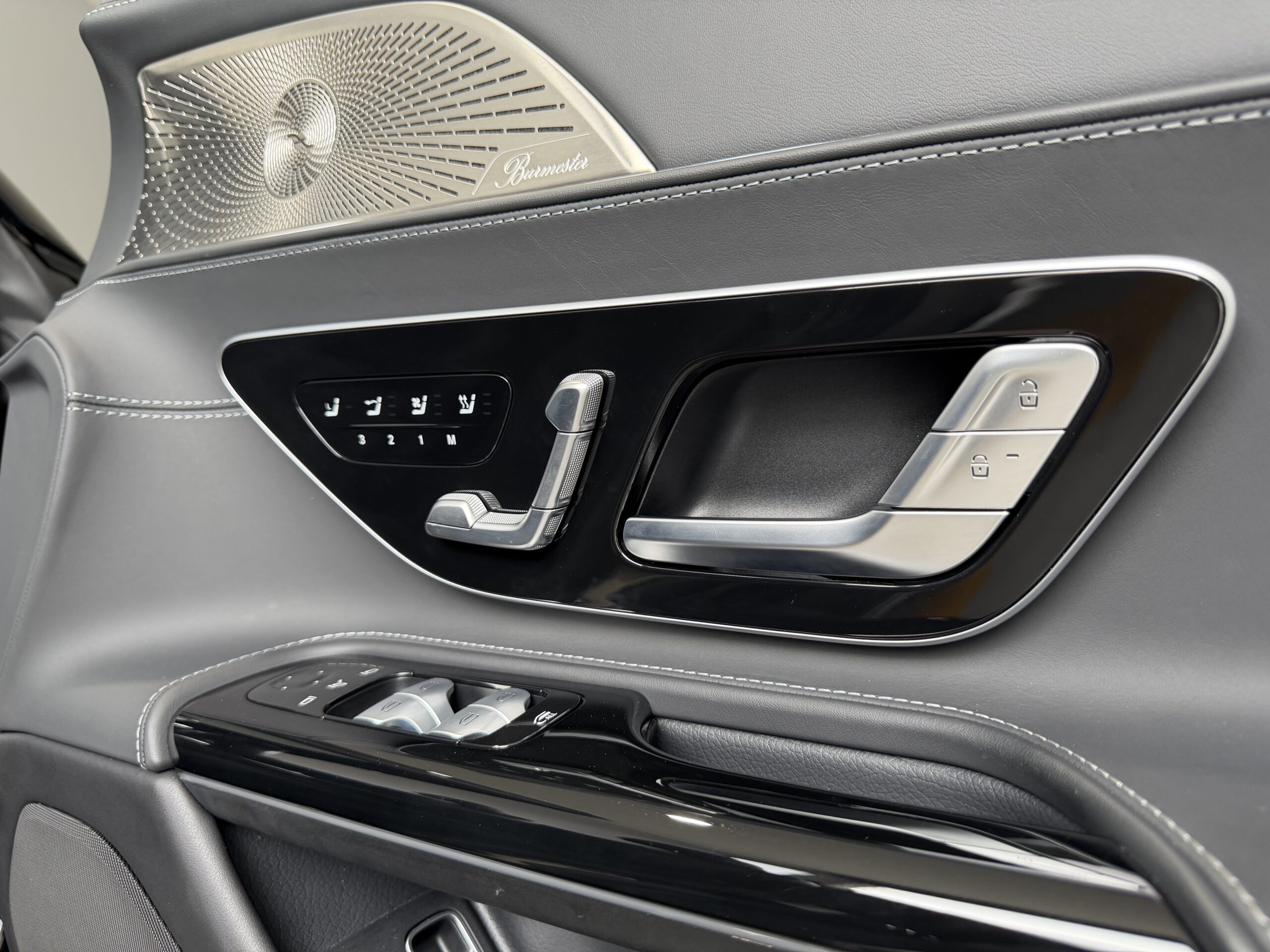 2022 Mercedes AMG SL43 photo