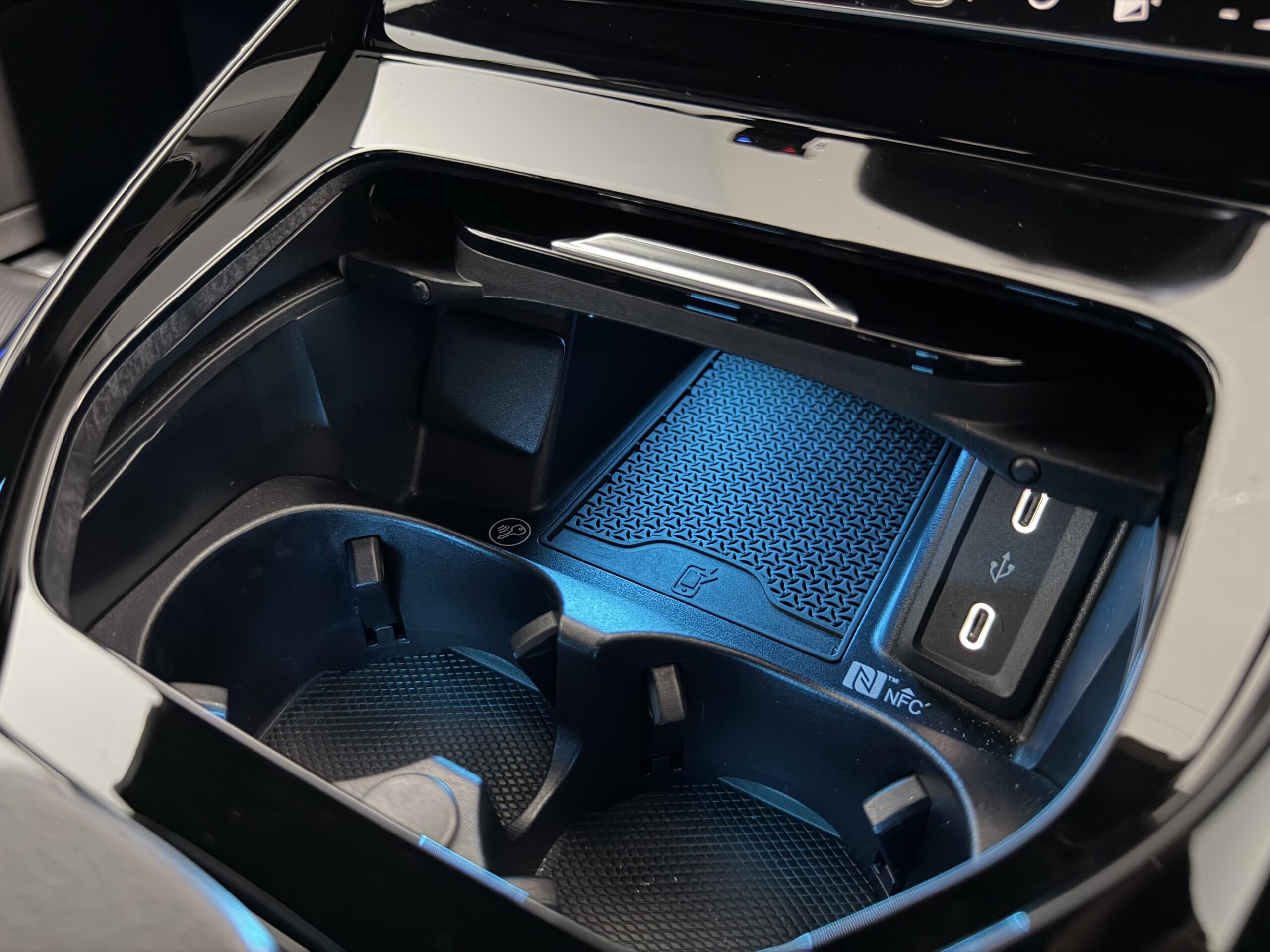 2022 Mercedes AMG SL43 photo