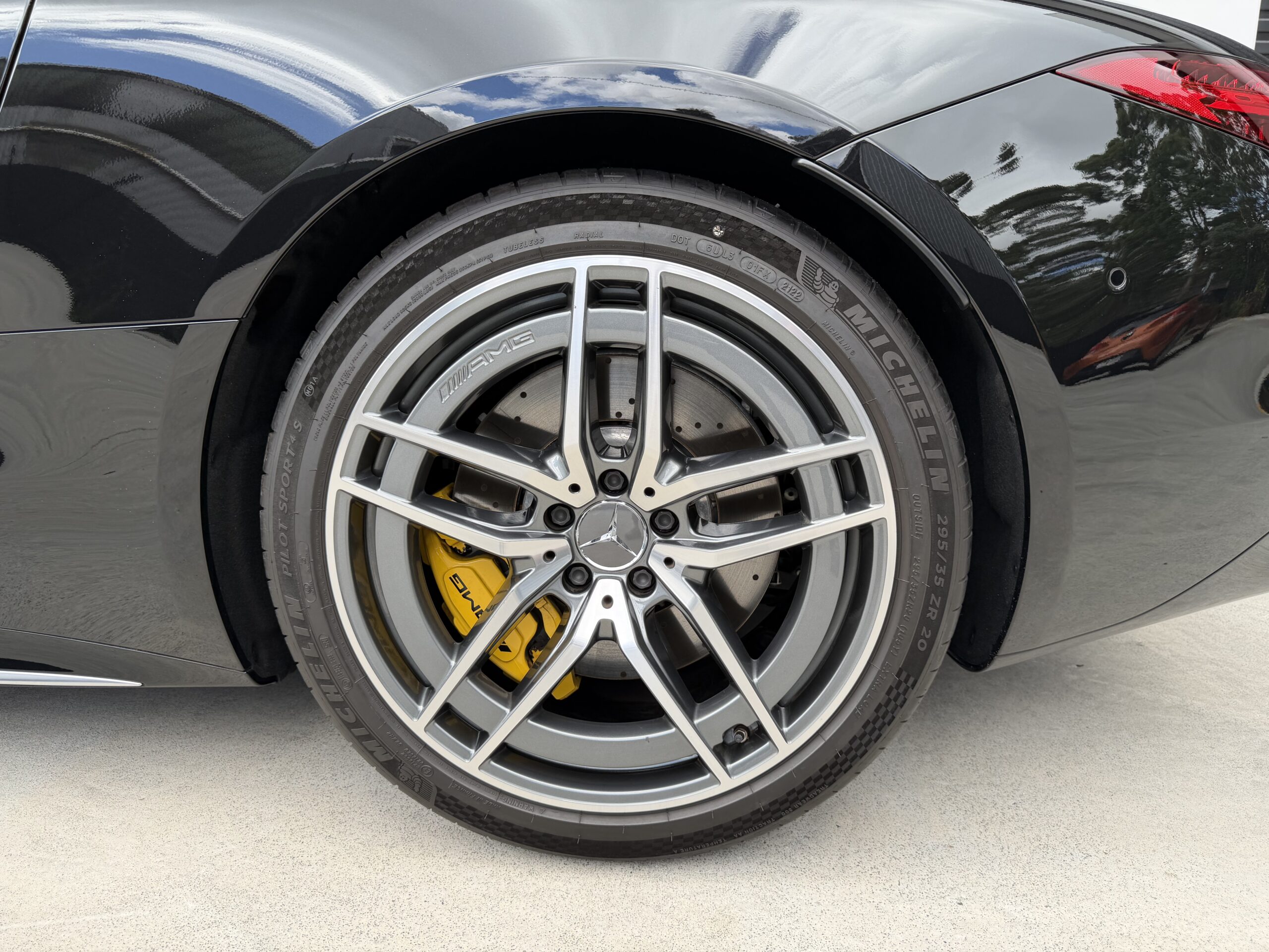 2022 Mercedes AMG SL43 photo