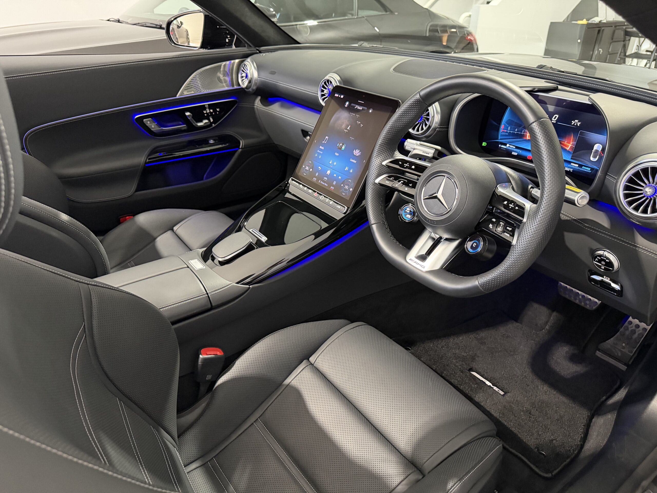 2022 Mercedes AMG SL43 photo